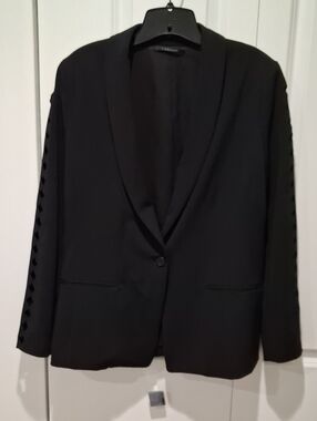 T TAHARI  Womens Blazer - Classic Single-Button